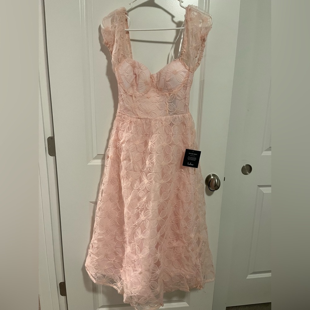 Lulu’s Dress! - Picture 7 of 9